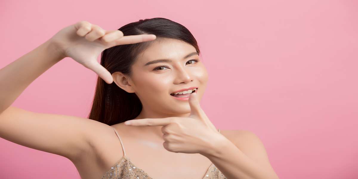 Skin Whitening vs Tanning: Which Is Better for Your Skin?
